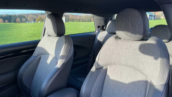 MINI Hatchback Cooper S Level 2