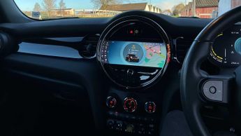 MINI Hatchback Cooper S Level 2