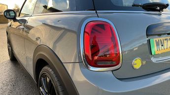 MINI Hatchback Cooper S Level 2