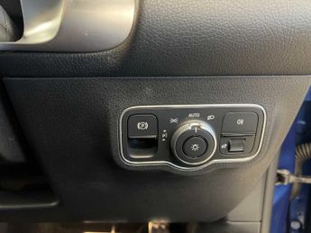 Mercedes-Benz EQB AMG Line Premium