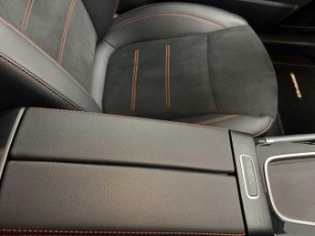 Mercedes-Benz EQB AMG Line Premium