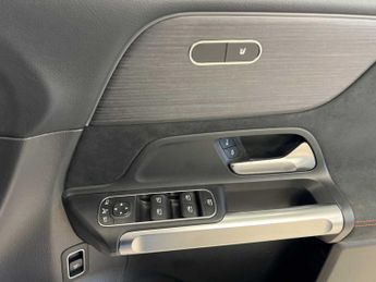 Mercedes-Benz EQB AMG Line Premium