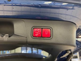 Mercedes-Benz EQB AMG Line Premium