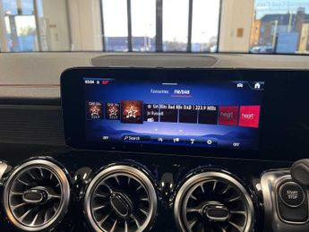 Mercedes-Benz EQB AMG Line Premium