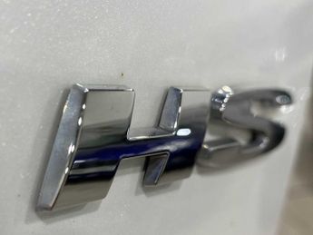 MG Motor UK Hs Exclusive