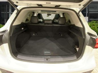 MG Motor UK Hs Exclusive