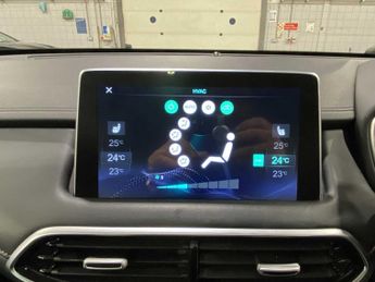 MG Motor UK Hs Exclusive