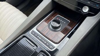 Jaguar F-PACE Portfolio