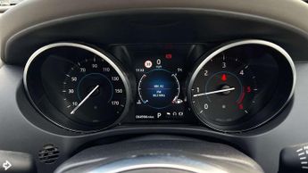 Jaguar F-PACE Portfolio