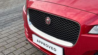 Jaguar F-PACE Portfolio