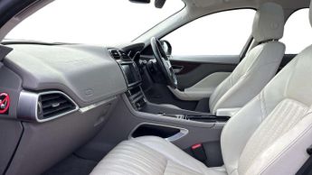 Jaguar F-PACE Portfolio