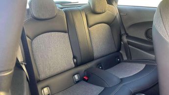 MINI Hatchback Cooper S Level 2