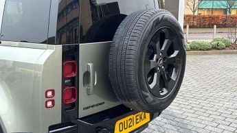 Land Rover Defender X-Dynamic SE