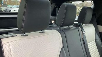 Land Rover Discovery R-Dynamic HSE