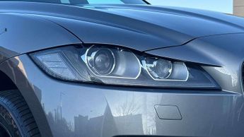 Jaguar F-PACE Chequered Flag