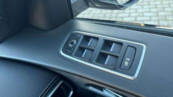 Jaguar F-PACE Chequered Flag