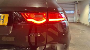 Jaguar F-PACE Chequered Flag