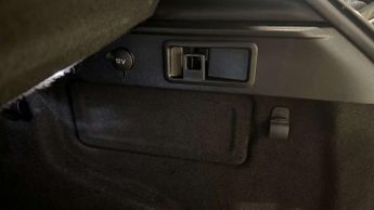 Jaguar F-PACE Chequered Flag