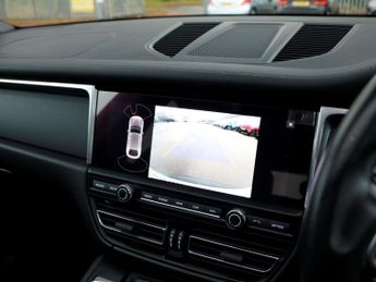 Porsche Macan Estate 