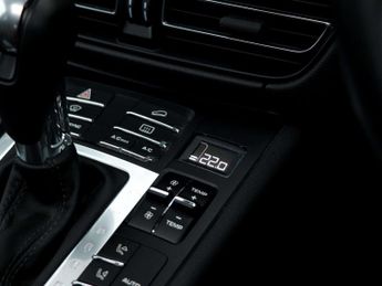 Porsche Macan Estate 