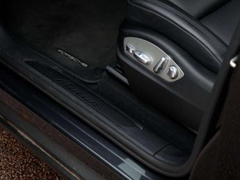 Porsche Macan Estate 