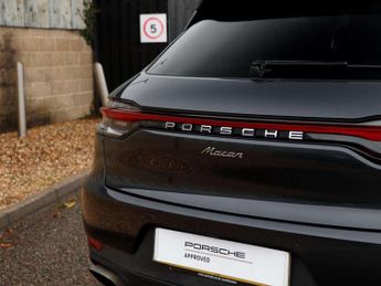 Porsche Macan Estate 