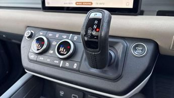 Land Rover Defender X-Dynamic SE