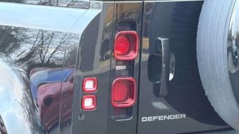 Land Rover Defender X-Dynamic SE