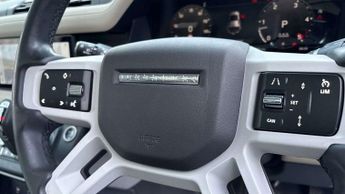 Land Rover Defender X-Dynamic SE