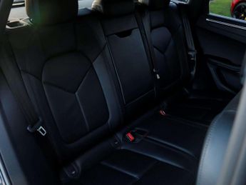 Porsche Macan Estate 