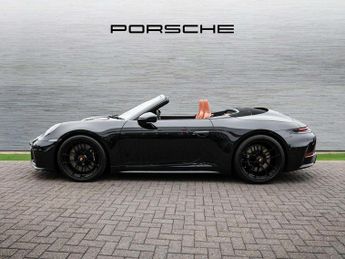 Porsche 911 [992] Carrera 4 Cabri 