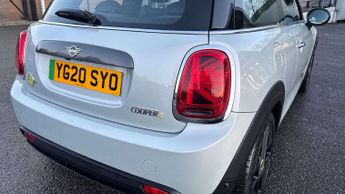 MINI Hatchback Cooper S Level 2