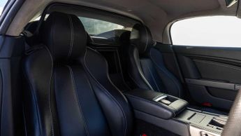 Aston Martin Vantage 