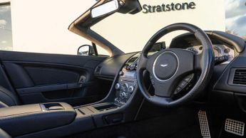 Aston Martin Vantage 