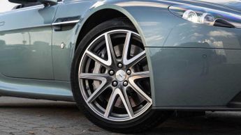 Aston Martin Vantage 