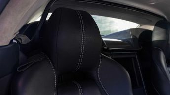 Aston Martin Vantage 