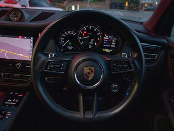 Porsche Macan Estate 