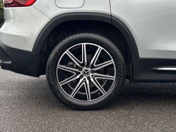 Mercedes-Benz EQB AMG Line Executive