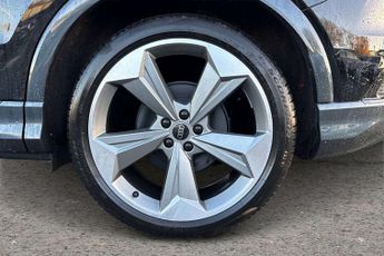 Audi Q4 Black Edition