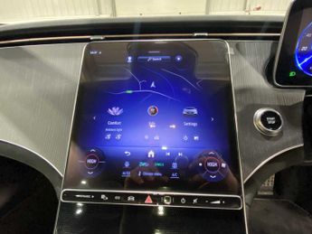 Mercedes-Benz EQE AMG Line