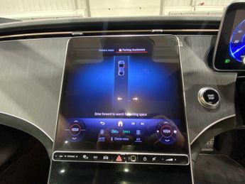 Mercedes-Benz EQE AMG Line