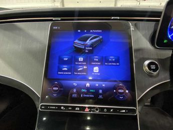 Mercedes-Benz EQE AMG Line