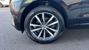 Jaguar F-PACE R-Dynamic SE Black