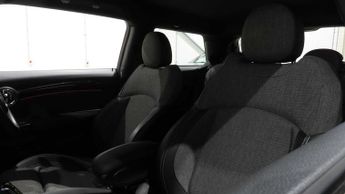 MINI Hatchback Cooper S Level 2