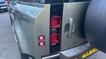 Land Rover Defender X-Dynamic HSE