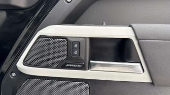 Land Rover Defender SE