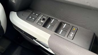 Land Rover Defender SE