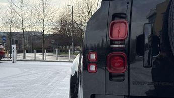 Land Rover Defender SE
