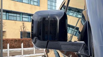 Land Rover Defender SE