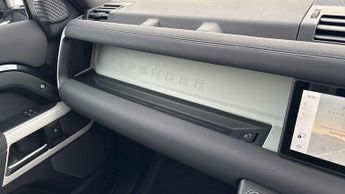 Land Rover Defender SE